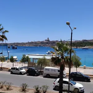 Sea Front Balcony Appartamento Sliema