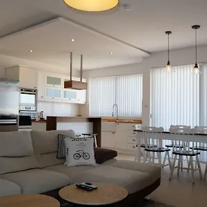 The 3 Apartamento