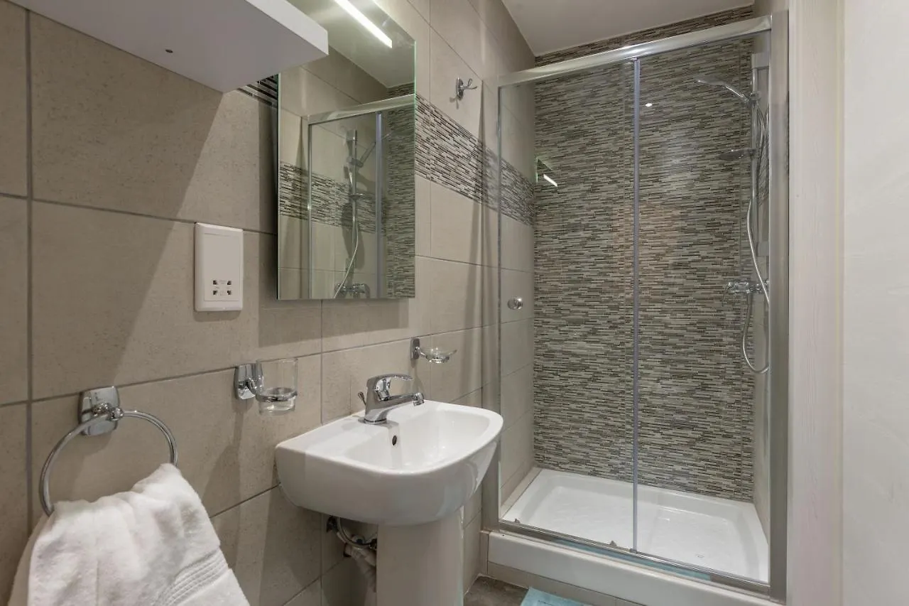 Sliema Bedrooms With Ensuite Bathrooms Homestay