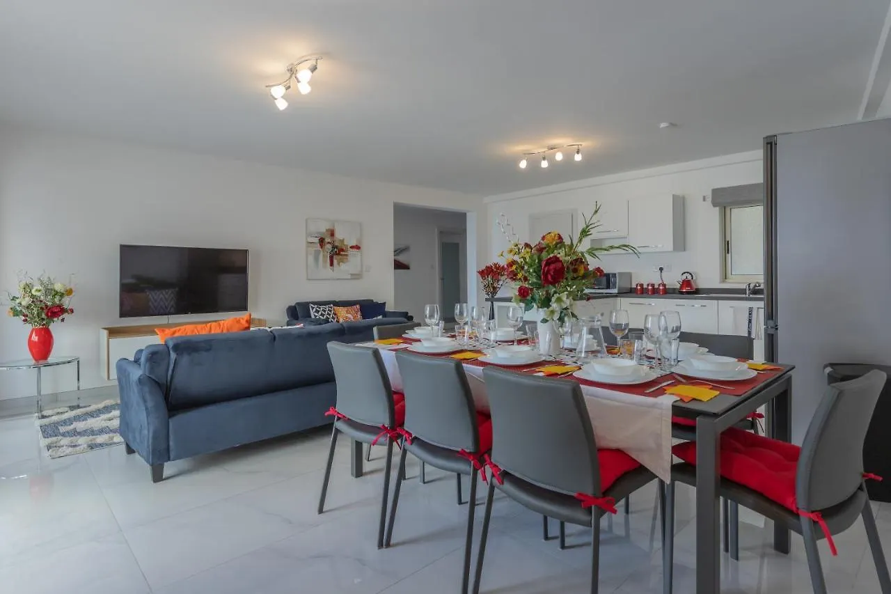 Sliema Bedrooms With Ensuite Bathrooms 0*,